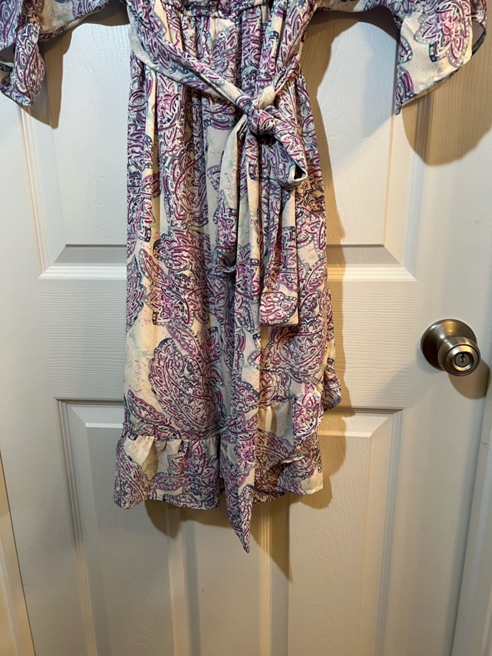 🦋 NWOT ANDREE BY UNIT Cream and Lavender floral  Tie-Waist Midi Dress size 1x - Picture 3 of 7